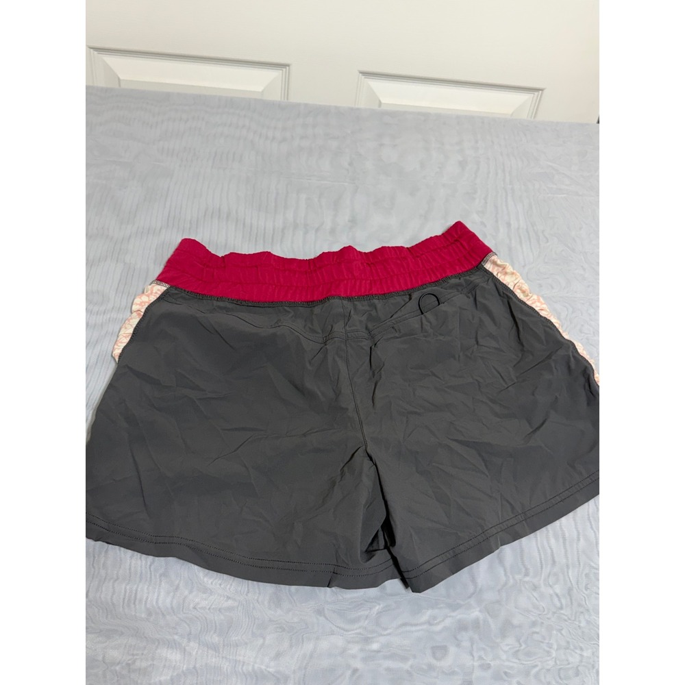 Lucy Women's Gray Pink Activewear Running Shorts Medium Drawstring Zipper Pocket